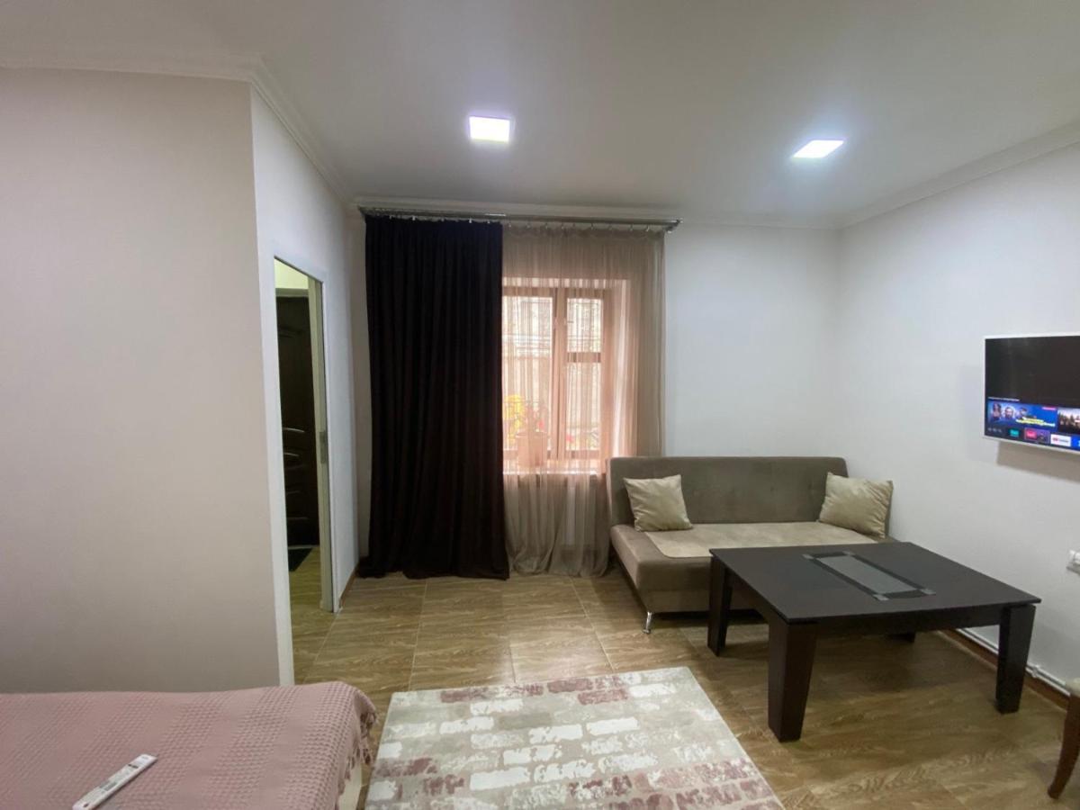 Sm Apartment 1 Yerevan Exterior photo
